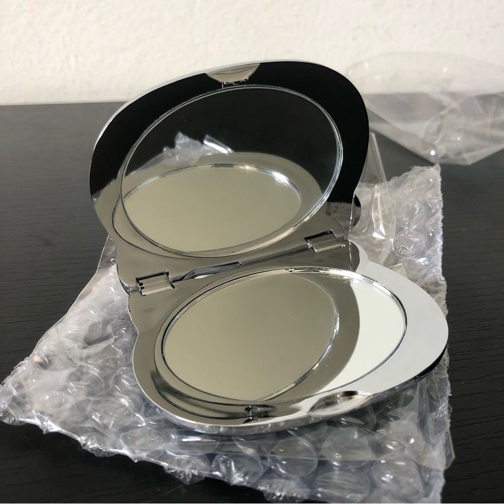 New Hello Kitty Sephora Sanrio Rare Limited Edition Travel Compact Mirror - Picture 5 of 8
